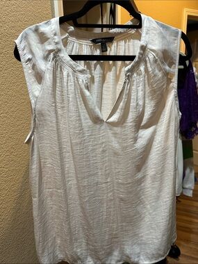 Banana Republic White Sleeveless Keyhole Blouse